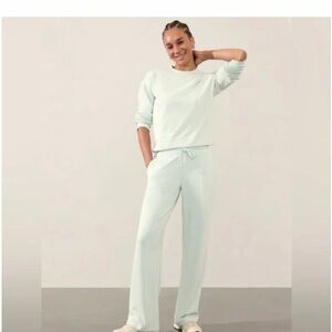 FULL SET - Athleta Women's Glacier Seasoft Lounge Set (M)